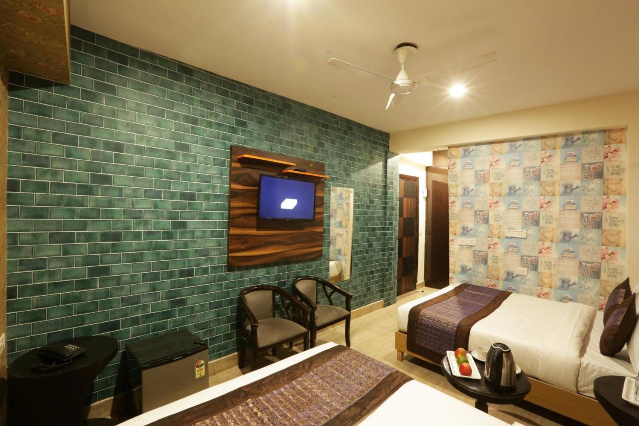 Hotel Airport Star New Delhi Exterior photo